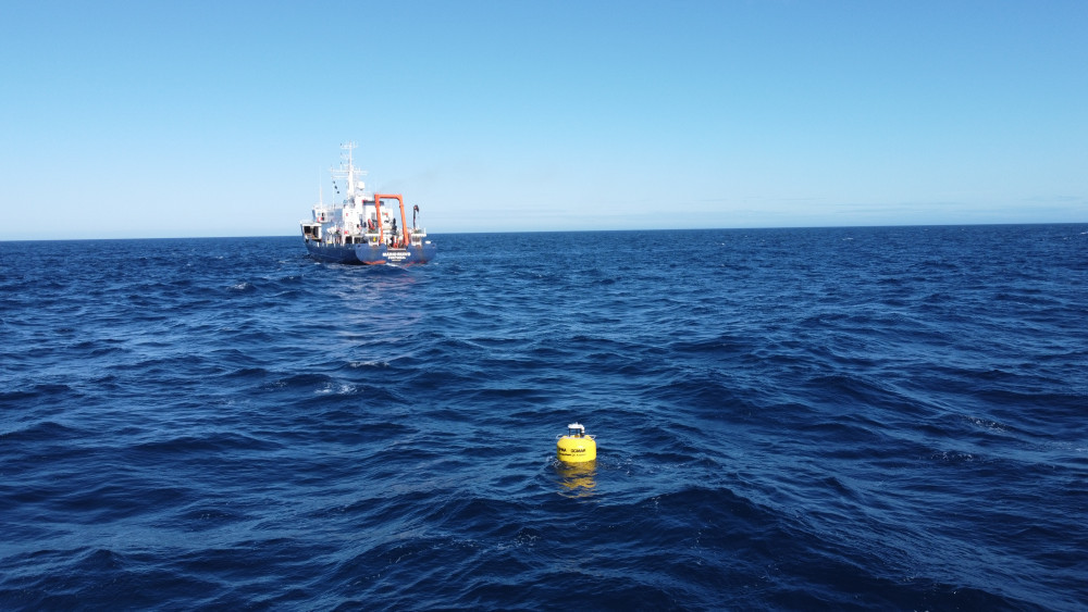 Setup of the ImMa-CSV oceanographic profiler, 20 km south of Cape São Vicente (EMSO-ERIC)